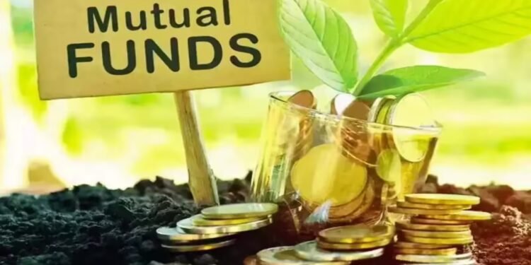 अप्रैल में MF में इक्विटी निवेश, SIP दोनों घटे, डेट और Gold ETF में बढ़ा भरोसा