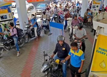 महंगाई की मार! बढ़ गए पेट्रोल-डीजल के दाम, 3.29 रुपये प्रति लीटर तक की बढ़ोतरी