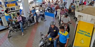 महंगाई की मार! बढ़ गए पेट्रोल-डीजल के दाम, 3.29 रुपये प्रति लीटर तक की बढ़ोतरी