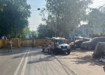 भोपाल के मानस भवन के पास चल रहा प्रशासन का बुलडोजर, 70 साल पुरानी बस्ती हटाने की कार्रवाई शुरू, छावनी में बदला इलाका