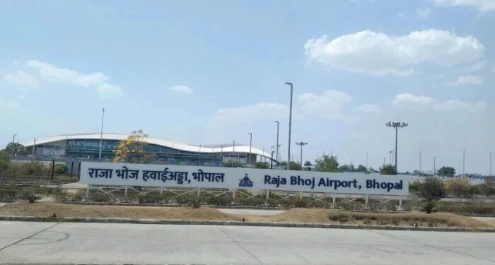 एयरफोर्स के स्पेशल प्लेन से भोपाल से दिल्ली भेजी गईं आंसरशीट