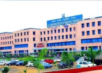 एम्स भोपाल में बड़ी लापरवाही: मासूम को लगा दिया खतरनाक ‘फर्मेलिन’ का इंजेक्शन, तड़पकर हुई मौत; 2 नर्सों पर केस दर्ज