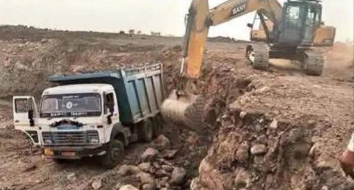 जल गंगा अभियान की आड़ में ‘कोपरा कारोबार’? भोपाल में रिटायर्ड खनिज अधिकारी के बेटे पर 150 डंपर अवैध उत्खनन का आरोप