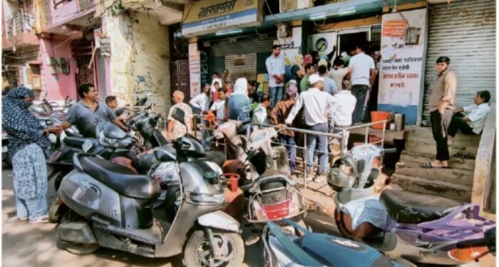 भोपाल की सैनी इंडेन गैस एजेंसी पर छह महीने में दूसरी बार गैस चोरी पकड़ी गई, 12 हजार उपभोक्ताओं से ठगी का आरोप