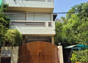 त्विषा की सास गिरिबाला के घर चोरों ने बोला धावा, जेवर और दस्तावेज चुराए, पुलिस देख छोड़कर भागे
