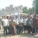अंडरवियर लेकर प्रदर्शन में पहुंचे ऑटो ड्राइवर, बोले- किराया बढ़े:भोपाल के छावनी पठार में प्रदर्शन