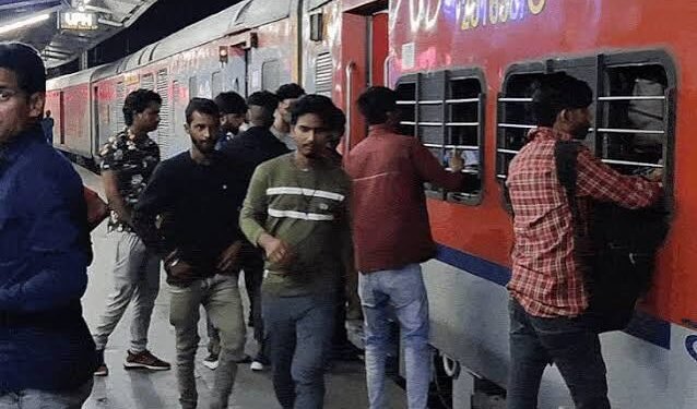जुलाई में रेल से सफर करने वालों के लिए अलर्ट:ललितपुर ब्लॉक के कारण 6 ट्रेनें निरस्त, 34 डायवर्ट