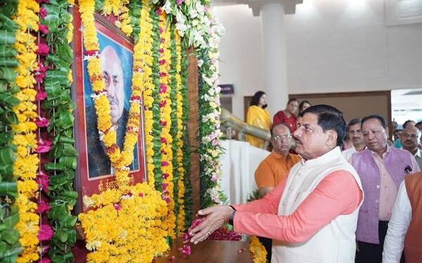 मुख्यमंत्री डॉ. यादव ने पूर्व विधानसभा अध्यक्ष स्व. रोहाणी की जयंती पर किया नमन