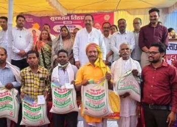 लुण्ड्रा विधायक प्रबोध मिंज ने सुनीं ग्रामीणों की मांग व शिकायतें, अधिकारियों को दिए त्वरित निराकरण के निर्देश