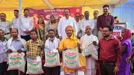 लुण्ड्रा विधायक प्रबोध मिंज ने सुनीं ग्रामीणों की मांग व शिकायतें, अधिकारियों को दिए त्वरित निराकरण के निर्देश