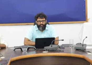 पीएम आवास निर्माण के लिए राशि प्राप्त होने के बाद भी कार्य प्रारंभ न करने पर हितग्राहियों के आवास होंगे निरस्त : कलेक्टर व्यास