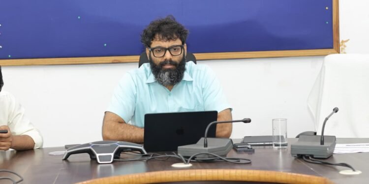 पीएम आवास निर्माण के लिए राशि प्राप्त होने के बाद भी कार्य प्रारंभ न करने पर हितग्राहियों के आवास होंगे निरस्त : कलेक्टर व्यास