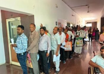 जनदर्शन में कलेक्टर प्रतिष्ठा ममगाईं ने आमजन की समस्याएं सुनीं