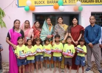 कलेक्टर की उपस्थिति में धूमधाम से मनाया गया शाला प्रवेश उत्सव और बीज उत्सव