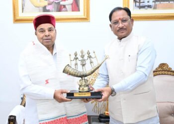 मुख्यमंत्री विष्णुदेव साय से कर्नाटक के राज्यपाल श्री थावरचंद गहलोत ने की सौजन्य भेंट