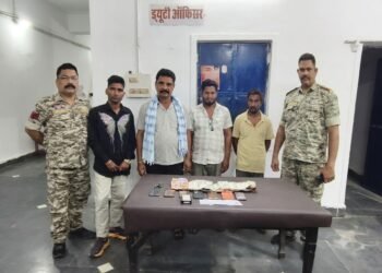 जंगल में चल रहा था लाखों का जुआ, कोतवाली पुलिस ने 4 जुआरियों को दबोचा
