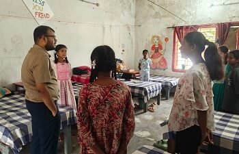 छात्रावासों में लापरवाही पर सख्त कार्रवाई, भृत्य और अधीक्षक निलंबित