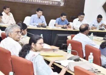 नोडल अधिकारी शाला प्रवेशोत्सव सहित संबंधित स्कूलों की नियमित करें निरीक्षण : कलेक्टर छिकारा