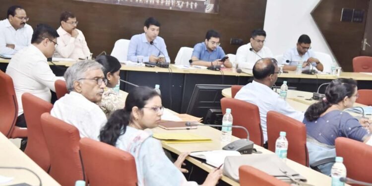 नोडल अधिकारी शाला प्रवेशोत्सव सहित संबंधित स्कूलों की नियमित करें निरीक्षण : कलेक्टर छिकारा