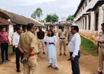 नीट परीक्षा के आयोजन को लेकर का कलेक्टर व एसपी ने परीक्षा केंद्रों का किया निरीक्षण