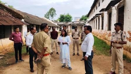 नीट परीक्षा के आयोजन को लेकर का कलेक्टर व एसपी ने परीक्षा केंद्रों का किया निरीक्षण