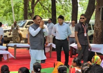 सुशासन तिहार में मुख्यमंत्री पहुंचे कोण्डापल्ली, जनचौपाल में सुनीं ग्रामीणों की समस्याएं