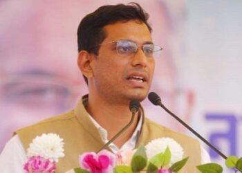 भिलाई की बसाहट बचाने घर-घर जाएंगे देवेंद्र यादव, सेक्टर-2 से शुरू करेंगे जनसंपर्क अभियान