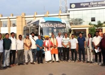 सोमनाथ स्वाभिमान सांस्कृतिक यात्रा के लिए जिले से 16 श्रद्धालु हुए रवाना, जिला पंचायत उपाध्यक्ष तोमन साहू ने दी शुभकामनाएं