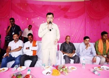 स्लम बाहुल्य वार्ड स्थित जोगियाडेरा पीपरापारा बस्ती में होगें 90 लाख रू. से सड़क डामरीकरण कार्य