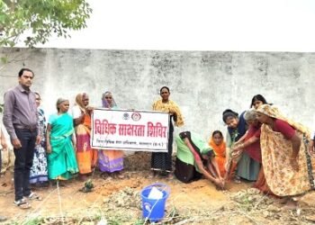 पर्यावरण दिवस के अवसर पर न्यायाधीशों द्वारा किया गया पौधरोपण