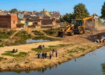 नोएडा: यमुना डूब क्षेत्र में बने अवैध फार्म हाउसों पर 20 को गरजेगा बुलडोजर, तैयारी तेज, लापरवाही पर नपेंगे अफसर