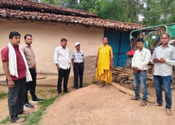 अवैध खाद भंडारण, बतौली में 379 बोरी उर्वरक जब्त