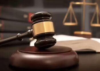 एमपी हाईकोर्ट की SIT को फटकार, आदिवासियों के शोषण पर कागजी रिपोर्ट देख बोले जज- ‘एसी कमरों से बाहर निकलें अफसर’