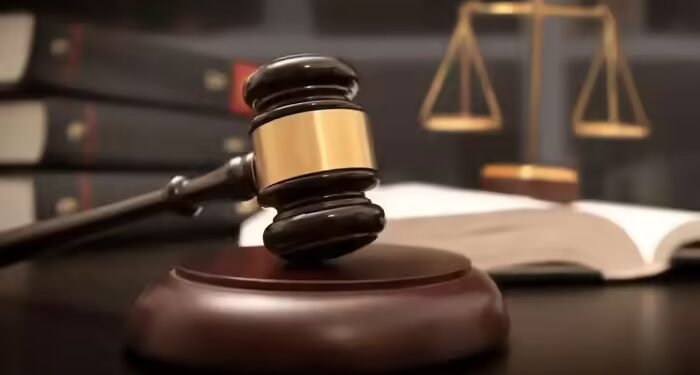 एमपी हाईकोर्ट की SIT को फटकार, आदिवासियों के शोषण पर कागजी रिपोर्ट देख बोले जज- ‘एसी कमरों से बाहर निकलें अफसर’