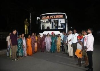 सोमनाथ स्वाभिमान यात्रा के लिए जिले के 20 श्रद्धालुओं का दल रवाना