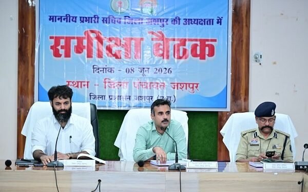 जशपुर में विकास कार्यों की समीक्षा, प्रभारी सचिव अंकित आनंद ने दिए समयबद्ध क्रियान्वयन के निर्देश
