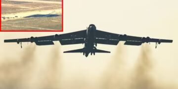 ईरान युद्ध में बमबारी करने वाला अमेरिका का B-52 परमाणु बॉम्बर क्रैश, टुकड़ों में बिखरा प्लेन, 8 लोगों की मौत