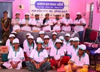 आर्टिफिशियल ज्वैलरी निर्माण का प्रशिक्षण, स्वरोजगार के गुर सीख रहीं 35 से अधिक महिलाएं व बालिकाएं