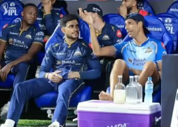 एबी डिविलियर्स को क्यों आया आशीष नेहरा पर गुस्सा? बोले- IPL फाइनल में मुझे ये अंदाज पसंद नहीं आया