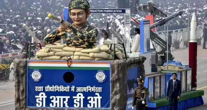 2 लाख रुपये में कौन बनेगा वैज्ञानिक?’, शेखर गुप्ता ने DRDO भर्ती की सैलरी पर उठाए सवाल