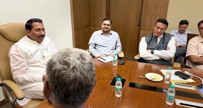 MP के कृषि मंत्री ऐदल सिंह कंषाना ने किसानों को दिया सकारात्मक आश्वासन, सरकार जायज मांगों के लिए संवेदनशील