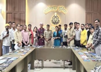 मध्यप्रदेश पुलिस ने 2,095गुम एवं चोरी हुए मोबाइल उनके वास्तविक स्वामियों को लौटाए