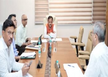 स्वास्थ्य संस्थाओं में गुणवत्तायुक्त दवाओं की समयबद्ध उपलब्धता सुनिश्चित की जाए: उप मुख्यमंत्री श्री शुक्ल