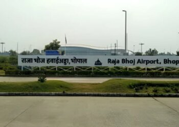 राजा भोज एयरपोर्ट से छिना नंबर 1 का ताज, ग्राहक संतुष्टि सर्वे में तीसरे नंबर पर खिसका, खजुराहो ने मारी बाजी