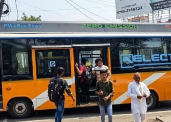 भोपाल में दौड़ीं 10 नई ई-बसें, अभी इन रास्तों पर आएंगी नजर, पहले दिन 2 हजार यात्रियों ने किया सफर