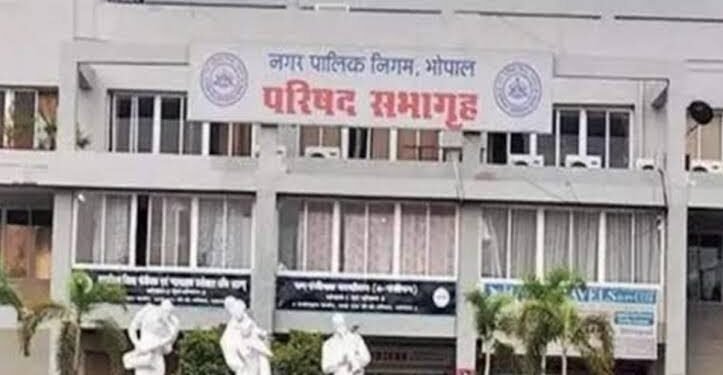 भोपाल नगर-निगम को आदेश- बफर जोन में सारे अतिक्रमण हटाएं
