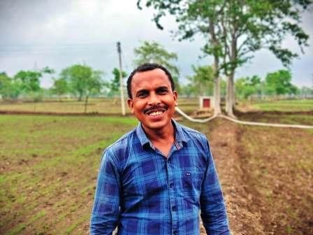 सीड ड्रिल तकनीक और सरकारी योजनाओं से बदली किसान भूपेश की तकदीर