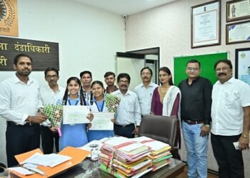 इंस्पायर अवार्ड: जापान से वैज्ञानिक भ्रमण कर लौटीं धमतरी की दो होनहार बेटियों का कलेक्टर ने किया सम्मान