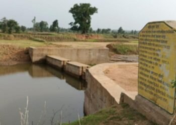 अंधेरगढ़ नाला का पक्का चेक डेम बना किसानों की उम्मीद, 12.5 एकड़ खेतों को मिलेगा सिंचाई का संबल