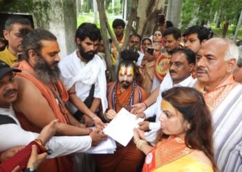 गो सम्मान अभियान : 15 करोड़ हस्ताक्षरों के साथ राष्ट्रपति-प्रधानमंत्री के नाम सौंपा गया ज्ञापन